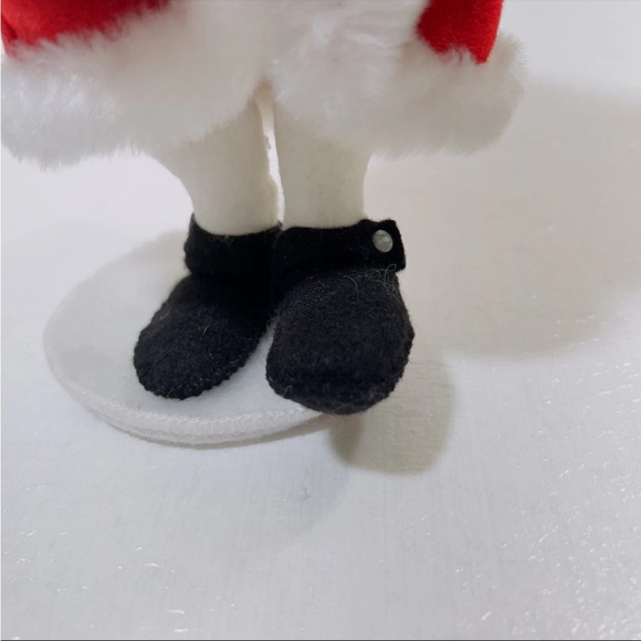 ANNALEE NWT "To the SNOWBALL" WOMAN W GIFTS COLLECTIBLE HOLIDAY MOBILITEE DOLLS - Picture 10 of 12